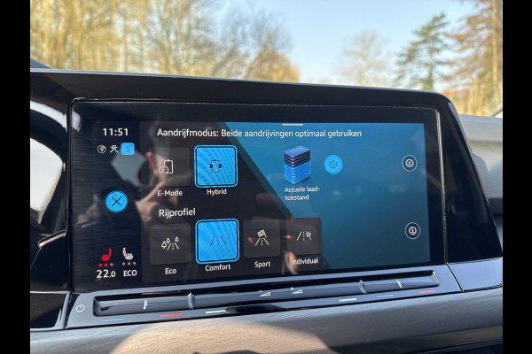 Volkswagen Golf 1.4 eHybrid 204PK DSG STYLE CAMERA/NAVI/IQ-LIGHT