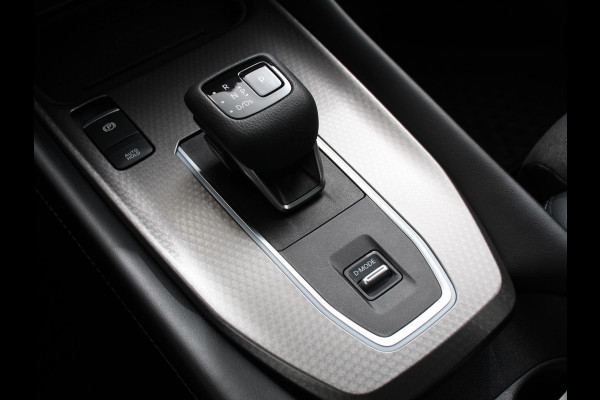 Nissan QASHQAI 1.3 MHEV Automaat N-Connecta | DEMO ! | Navigatie | Climate Control | Sfeerverlichting | Camera 360 | Led | Dab | Verwarmde voorstoelen | Adaptive Cruise Control | Digitale Cockpit | Lichtmetalen Velgen