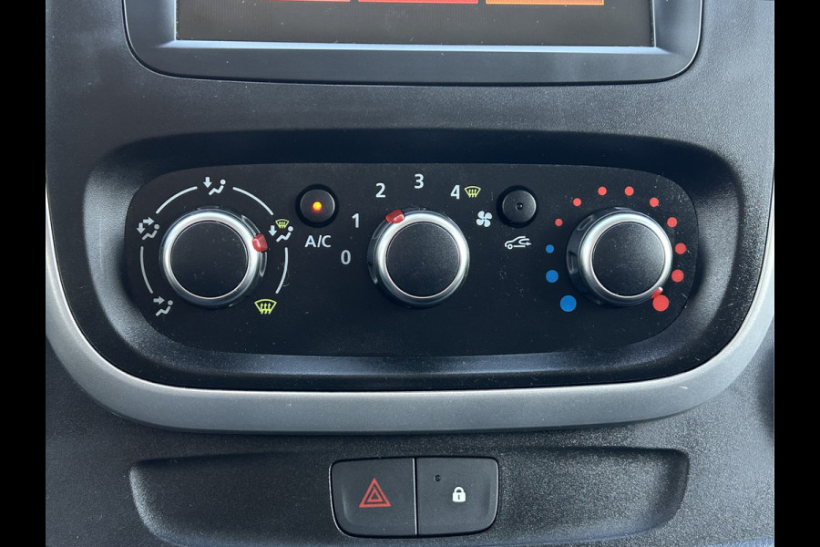 Renault Trafic 2.0 dCi 120 PK / L1H1 / 1e EIG. / 80.067 KM !! / 2x SCHUIFDEUR / TREKHAAK / AIRCO / CRUISE / NAVI