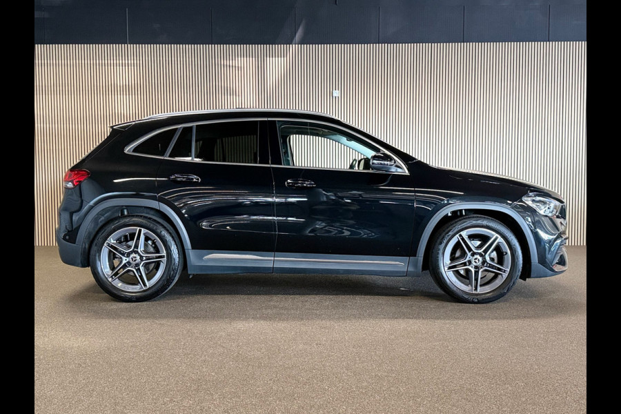 Mercedes-Benz GLA 180 AMG STYLING-PANORAMA-WIDESCREEN-SFEERVERLICHTING-COMPLEET