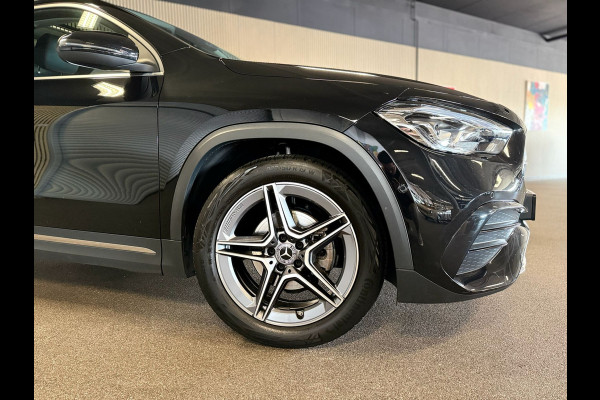 Mercedes-Benz GLA 180 AMG STYLING-PANORAMA-WIDESCREEN-SFEERVERLICHTING-COMPLEET