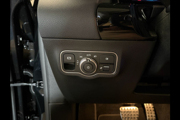 Mercedes-Benz GLA 180 AMG STYLING-PANORAMA-WIDESCREEN-SFEERVERLICHTING-COMPLEET