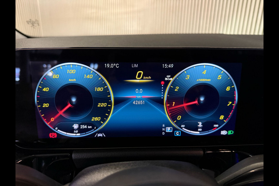 Mercedes-Benz GLA 180 AMG STYLING-PANORAMA-WIDESCREEN-SFEERVERLICHTING-COMPLEET