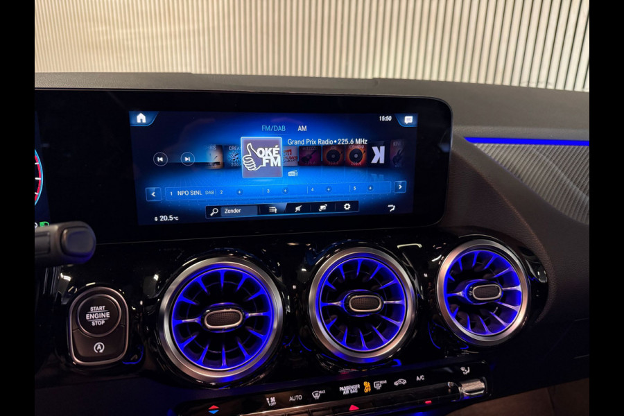 Mercedes-Benz GLA 180 AMG STYLING-PANORAMA-WIDESCREEN-SFEERVERLICHTING-COMPLEET