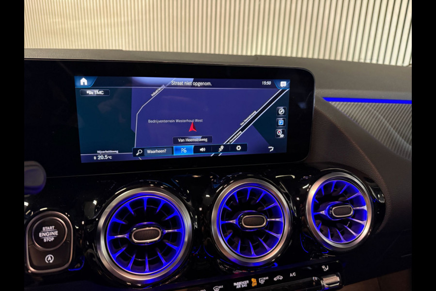 Mercedes-Benz GLA 180 AMG STYLING-PANORAMA-WIDESCREEN-SFEERVERLICHTING-COMPLEET