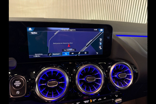 Mercedes-Benz GLA 180 AMG STYLING-PANORAMA-WIDESCREEN-SFEERVERLICHTING-COMPLEET