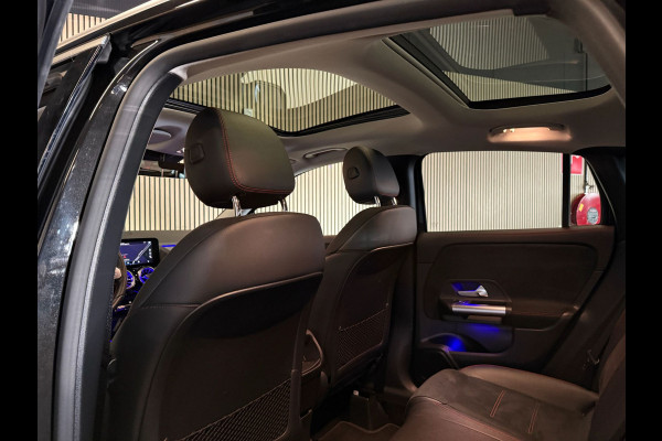 Mercedes-Benz GLA 180 AMG STYLING-PANORAMA-WIDESCREEN-SFEERVERLICHTING-COMPLEET
