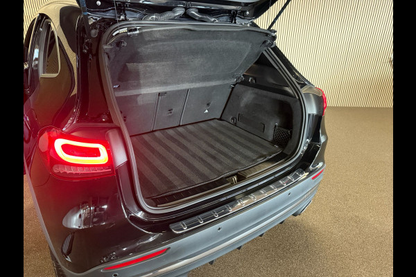 Mercedes-Benz GLA 180 AMG STYLING-PANORAMA-WIDESCREEN-SFEERVERLICHTING-COMPLEET