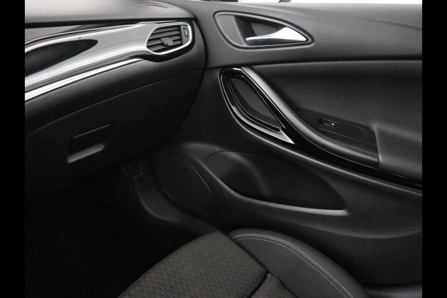 Opel Astra 1.0 Turbo Executive | Camera | Carplay | Half leder | Keyless | Navigatie | Dodehoek detectie | Park Assist | Climate control | Bluetooth | Cruise control