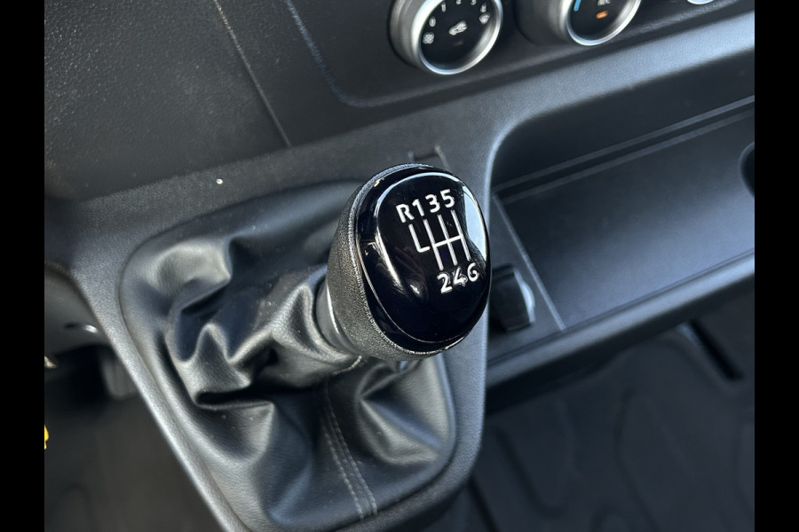 Renault Master T35 2.3 dCi 136 PK / PICK UP / 2.5 T TREKHAAK / 14.149 KM !! / 1e EIG. / AIRCO / BLUETOOTH / 3-ZITS