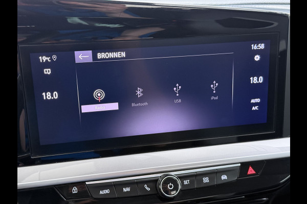 Opel Mokka T 131pk Elegance Navi Camera Apple Carplay Android PDC Auto bord-herkenning ECC Cruise Control Pdc Elegance Lmv Led Isofix Lane Assist Regen-Lichtsensor  Virtual Cockpit 1.2 turbo 1e Eigenaar (door ons-) Dealeronderhouden Origineel NLse auto