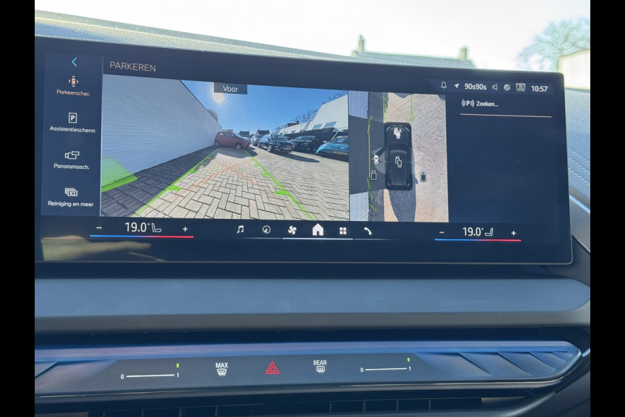 BMW X3 30e xDrive PHEV Fabrieksgarantie mei 2028 SOH 99% Clima Cruise Head-Up Stoelverwarming/ koeling Apple / Android 360 camera