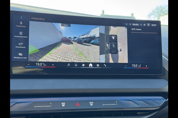 BMW X3 30e xDrive PHEV Fabrieksgarantie mei 2028 SOH 99% Clima Cruise Head-Up Stoelverwarming/ koeling Apple / Android 360 camera
