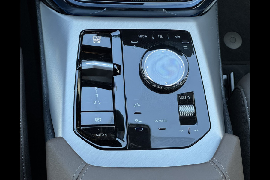 BMW X3 30e xDrive PHEV Fabrieksgarantie mei 2028 SOH 99% Clima Cruise Head-Up Stoelverwarming/ koeling Apple / Android 360 camera