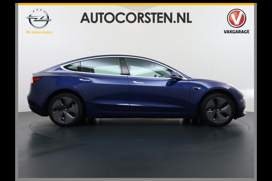 Tesla Model 3 SR+ 325PK Trekhaak AutoPilot Leer PanoramaDak Adaptive Cruise Lmv 18" Camera's Elektr.-Stuur+Stoelen+Spiegels+Geheugen+Easy-Entr Soh 83% Ecc Navi Led DAB Voorverwarmen interieur via App Keyless One-Pedal-Drive 1.000KG Trekgewicht 1e Eigenaar Origineel Nederlandse Auto Fabrieksgarantie op Accu en Motor tot 160.000km/04-12-2027