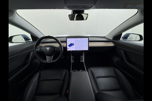 Tesla Model 3 SR+ 325PK Trekhaak AutoPilot Leer PanoramaDak Adaptive Cruise Lmv 18" Camera's Elektr.-Stuur+Stoelen+Spiegels+Geheugen+Easy-Entr Soh 83% Ecc Navi Led DAB Voorverwarmen interieur via App Keyless One-Pedal-Drive 1.000KG Trekgewicht 1e Eigenaar Origineel Nederlandse Auto Fabrieksgarantie op Accu en Motor tot 160.000km/04-12-2027