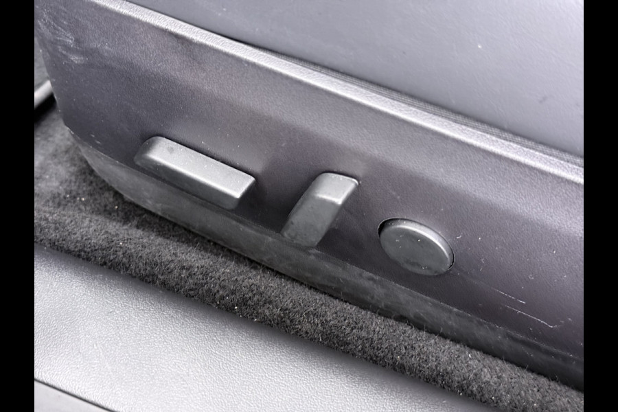 Tesla Model 3 SR+ 325PK Trekhaak AutoPilot Leer PanoramaDak Adaptive Cruise Lmv 18" Camera's Elektr.-Stuur+Stoelen+Spiegels+Geheugen+Easy-Entr Soh 83% Ecc Navi Led DAB Voorverwarmen interieur via App Keyless One-Pedal-Drive 1.000KG Trekgewicht 1e Eigenaar Origineel Nederlandse Auto Fabrieksgarantie op Accu en Motor tot 160.000km/04-12-2027