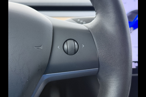 Tesla Model 3 SR+ 325PK Trekhaak AutoPilot Leer PanoramaDak Adaptive Cruise Lmv 18" Camera's Elektr.-Stuur+Stoelen+Spiegels+Geheugen+Easy-Entr Soh 83% Ecc Navi Led DAB Voorverwarmen interieur via App Keyless One-Pedal-Drive 1.000KG Trekgewicht 1e Eigenaar Origineel Nederlandse Auto Fabrieksgarantie op Accu en Motor tot 160.000km/04-12-2027