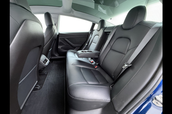 Tesla Model 3 SR+ 325PK Trekhaak AutoPilot Leer PanoramaDak Adaptive Cruise Lmv 18" Camera's Elektr.-Stuur+Stoelen+Spiegels+Geheugen+Easy-Entr Soh 83% Ecc Navi Led DAB Voorverwarmen interieur via App Keyless One-Pedal-Drive 1.000KG Trekgewicht 1e Eigenaar Origineel Nederlandse Auto Fabrieksgarantie op Accu en Motor tot 160.000km/04-12-2027