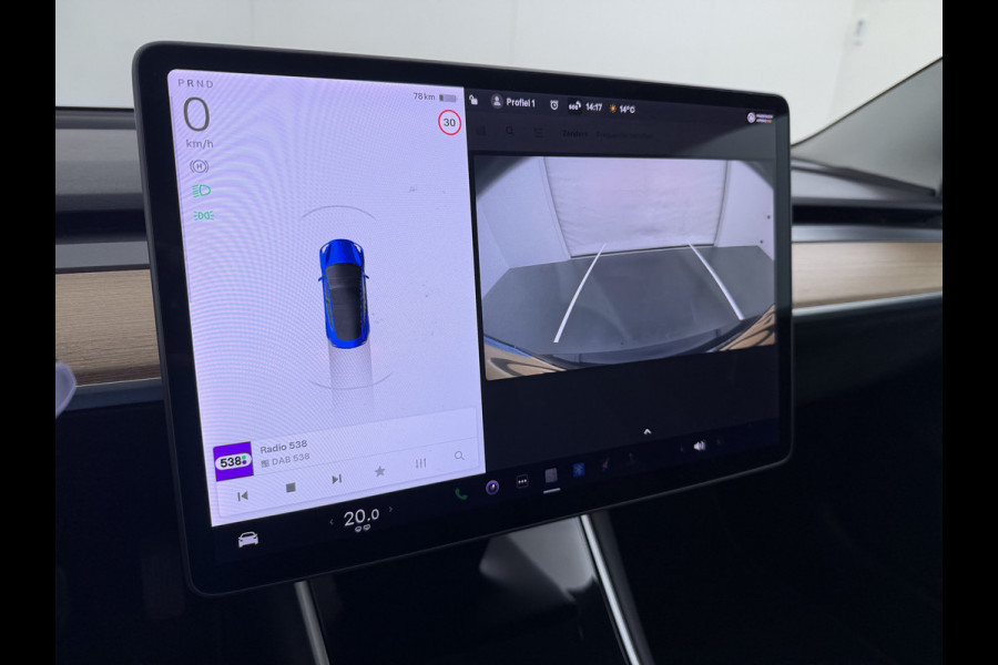 Tesla Model 3 SR+ 325PK Trekhaak AutoPilot Leer PanoramaDak Adaptive Cruise Lmv 18" Camera's Elektr.-Stuur+Stoelen+Spiegels+Geheugen+Easy-Entr Soh 83% Ecc Navi Led DAB Voorverwarmen interieur via App Keyless One-Pedal-Drive 1.000KG Trekgewicht 1e Eigenaar Origineel Nederlandse Auto Fabrieksgarantie op Accu en Motor tot 160.000km/04-12-2027