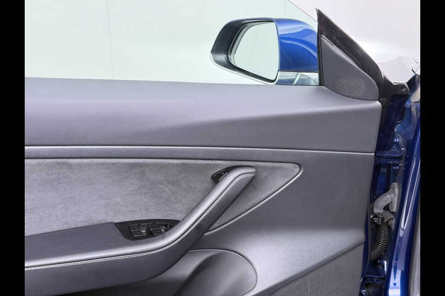 Tesla Model 3 SR+ 325PK Trekhaak AutoPilot Leer PanoramaDak Adaptive Cruise Lmv 18" Camera's Elektr.-Stuur+Stoelen+Spiegels+Geheugen+Easy-Entr Soh 83% Ecc Navi Led DAB Voorverwarmen interieur via App Keyless One-Pedal-Drive 1.000KG Trekgewicht 1e Eigenaar Origineel Nederlandse Auto Fabrieksgarantie op Accu en Motor tot 160.000km/04-12-2027