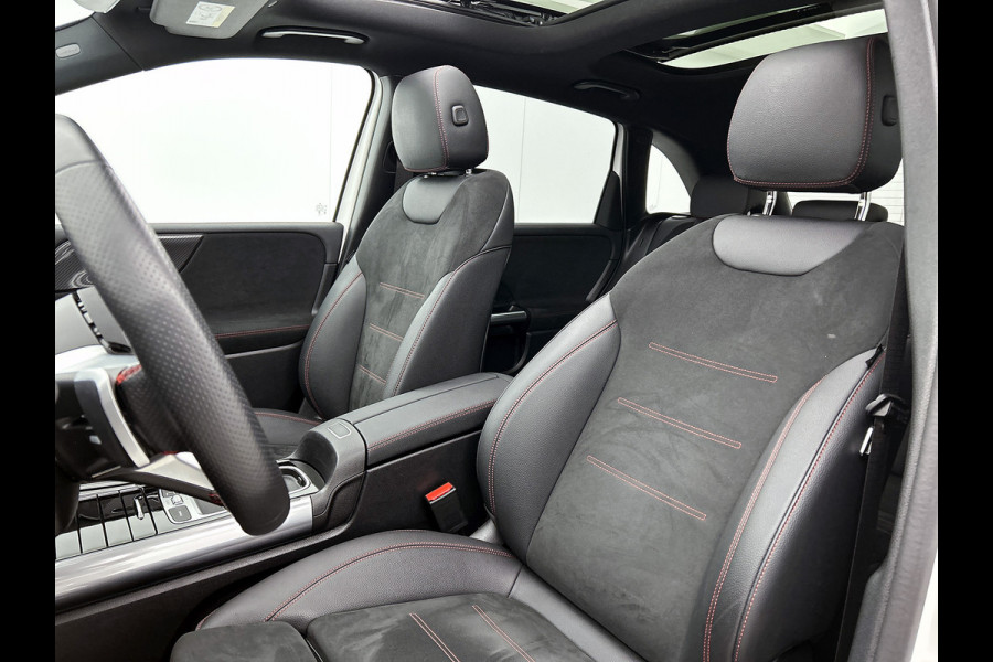Mercedes-Benz B-Klasse 250 e Business Solution AMG AMG Line | Night Pakket | Panorama Schuif-Kanteldak | Memory Voorstoelen | Parkeerpakket met 360°-camera. MB-paasweekend