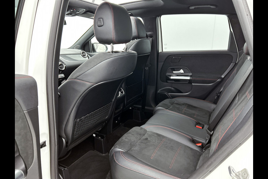 Mercedes-Benz B-Klasse 250 e Business Solution AMG AMG Line | Night Pakket | Panorama Schuif-Kanteldak | Memory Voorstoelen | Parkeerpakket met 360°-camera. MB-paasweekend