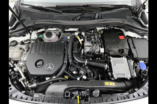 Mercedes-Benz B-Klasse 250 e Business Solution AMG AMG Line | Night Pakket | Panorama Schuif-Kanteldak | Memory Voorstoelen | Parkeerpakket met 360°-camera. MB-paasweekend