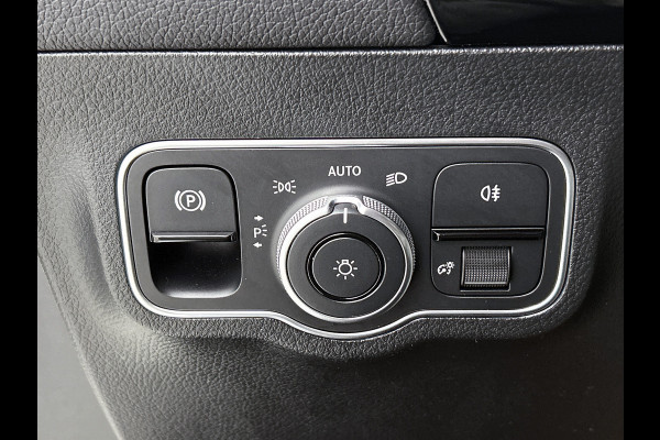 Mercedes-Benz B-Klasse 250 e Business Solution AMG AMG Line | Night Pakket | Panorama Schuif-Kanteldak | Memory Voorstoelen | Parkeerpakket met 360°-camera. MB-paasweekend