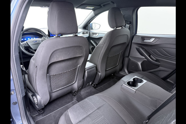 Ford FOCUS Wagon 1.5T 150PK AUT-8 Active X Navi Head-Up Adaptive Cruise Camera Apple Carplay Android Virtual-Cockpit Pdc Ecc Sport Stoelen Busine Elek.Achterklep Privacy Glas Led Isofix Wifi DAB Park-Asist Dodehoek-Asist Lane Assist Virtual Cockpit Keyless 1e Eigenaar Dealeronderhouden orig.NLse auto € 39.000 nieuw!  1.500KG trekvermogen