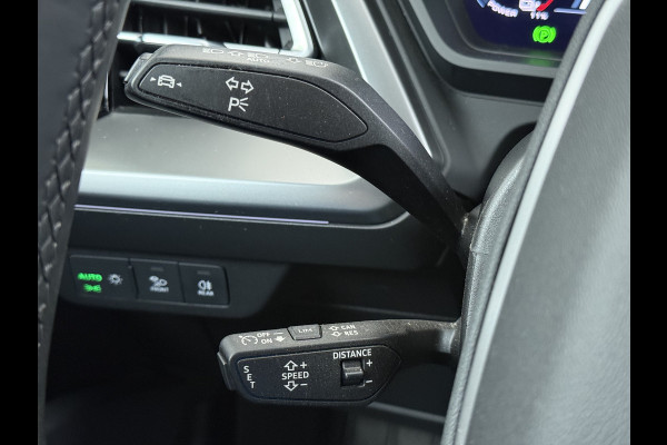 Audi Q4 e-tron 40 204pk AUT. 82kWh Advanced Launch Ed. SOH 97% Warmtepomp Matrix-Led Adaptive-Cruis Audi-Sound System Apple Carplay Android Aut 3 fase laden Stoelverwarming Lmv 20" DAB Bluetooth Elek.Achterklep € 63.000 nieuw Origineel Nederlandse Auto
