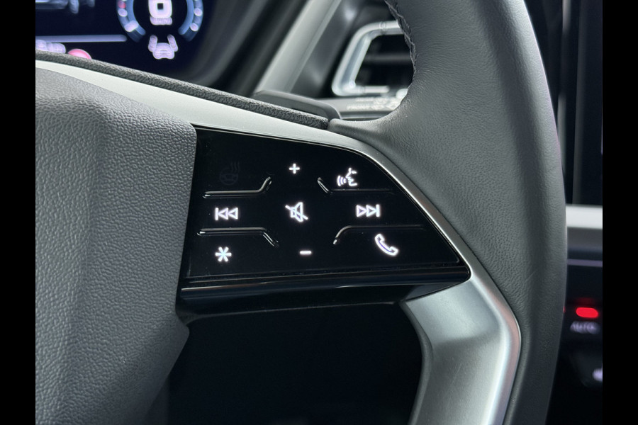 Audi Q4 e-tron 40 204pk AUT. 82kWh Advanced Launch Ed. SOH 97% Warmtepomp Matrix-Led Adaptive-Cruis Audi-Sound System Apple Carplay Android Aut 3 fase laden Stoelverwarming Lmv 20" DAB Bluetooth Elek.Achterklep € 63.000 nieuw Origineel Nederlandse Auto