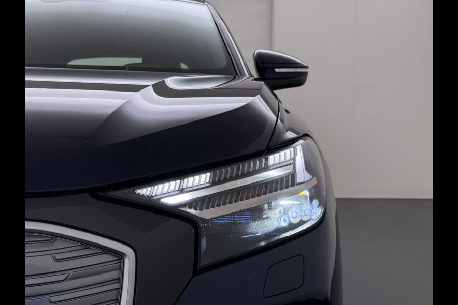 Audi Q4 e-tron 40 204pk AUT. 82kWh Advanced Launch Ed. SOH 97% Warmtepomp Matrix-Led Adaptive-Cruis Audi-Sound System Apple Carplay Android Aut 3 fase laden Stoelverwarming Lmv 20" DAB Bluetooth Elek.Achterklep € 63.000 nieuw Origineel Nederlandse Auto