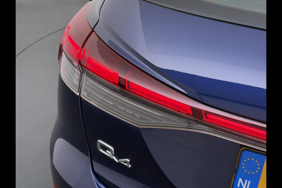 Audi Q4 e-tron 40 204pk AUT. 82kWh Advanced Launch Ed. SOH 97% Warmtepomp Matrix-Led Adaptive-Cruis Audi-Sound System Apple Carplay Android Aut 3 fase laden Stoelverwarming Lmv 20" DAB Bluetooth Elek.Achterklep € 63.000 nieuw Origineel Nederlandse Auto