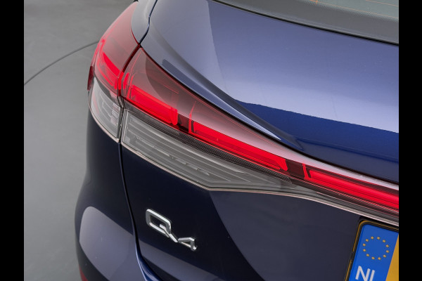 Audi Q4 e-tron 40 204pk AUT. 82kWh Advanced Launch Ed. SOH 97% Warmtepomp Matrix-Led Adaptive-Cruis Audi-Sound System Apple Carplay Android Aut 3 fase laden Stoelverwarming Lmv 20" DAB Bluetooth Elek.Achterklep € 63.000 nieuw Origineel Nederlandse Auto