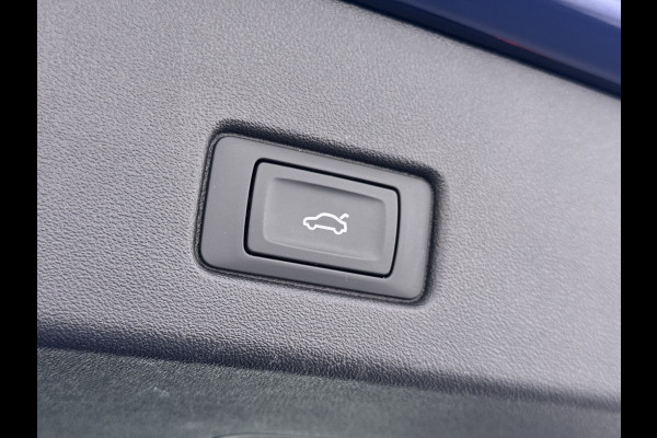 Audi Q4 e-tron 40 204pk AUT. 82kWh Advanced Launch Ed. SOH 97% Warmtepomp Matrix-Led Adaptive-Cruis Audi-Sound System Apple Carplay Android Aut 3 fase laden Stoelverwarming Lmv 20" DAB Bluetooth Elek.Achterklep € 63.000 nieuw Origineel Nederlandse Auto