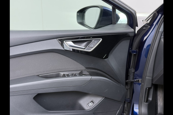 Audi Q4 e-tron 40 204pk AUT. 82kWh Advanced Launch Ed. SOH 97% Warmtepomp Matrix-Led Adaptive-Cruis Audi-Sound System Apple Carplay Android Aut 3 fase laden Stoelverwarming Lmv 20" DAB Bluetooth Elek.Achterklep € 63.000 nieuw Origineel Nederlandse Auto