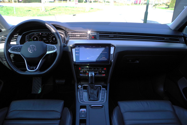 Volkswagen Passat Variant 1.4 TSI PHEV GTE 218 PK BNS, Panoramadak, Head-Up, Leder, Memory, Massage, 4 x Stoelverwarming