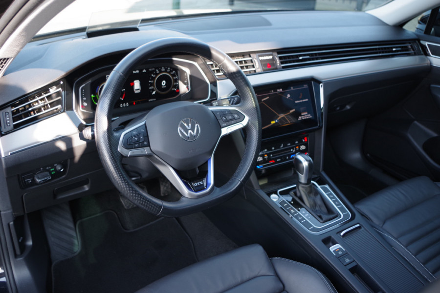 Volkswagen Passat Variant 1.4 TSI PHEV GTE 218 PK BNS, Panoramadak, Head-Up, Leder, Memory, Massage, 4 x Stoelverwarming