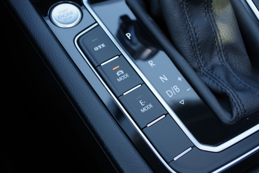 Volkswagen Passat Variant 1.4 TSI PHEV GTE 218 PK BNS, Panoramadak, Head-Up, Leder, Memory, Massage, 4 x Stoelverwarming