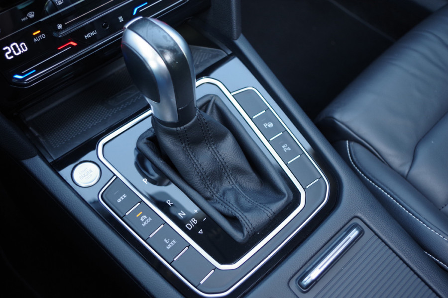 Volkswagen Passat Variant 1.4 TSI PHEV GTE 218 PK BNS, Panoramadak, Head-Up, Leder, Memory, Massage, 4 x Stoelverwarming