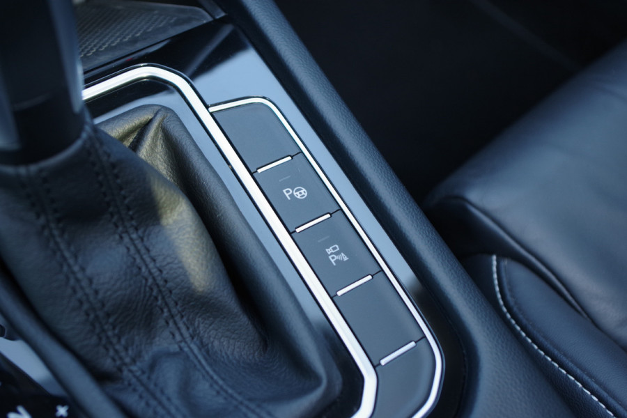 Volkswagen Passat Variant 1.4 TSI PHEV GTE 218 PK BNS, Panoramadak, Head-Up, Leder, Memory, Massage, 4 x Stoelverwarming