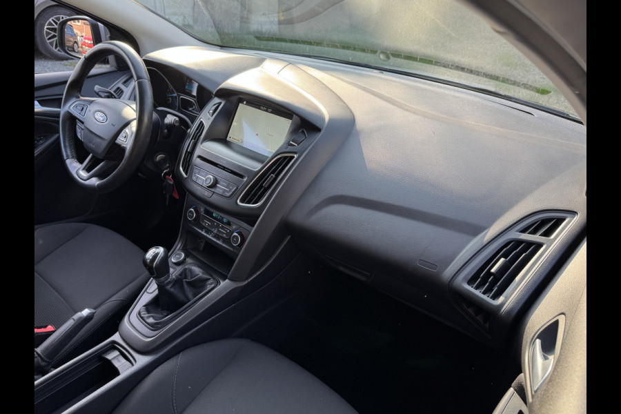 Ford FOCUS Wagon 100PK ECOBOOST BUSINESS EDITION TREKHAAK/NAVI/CARPLAY