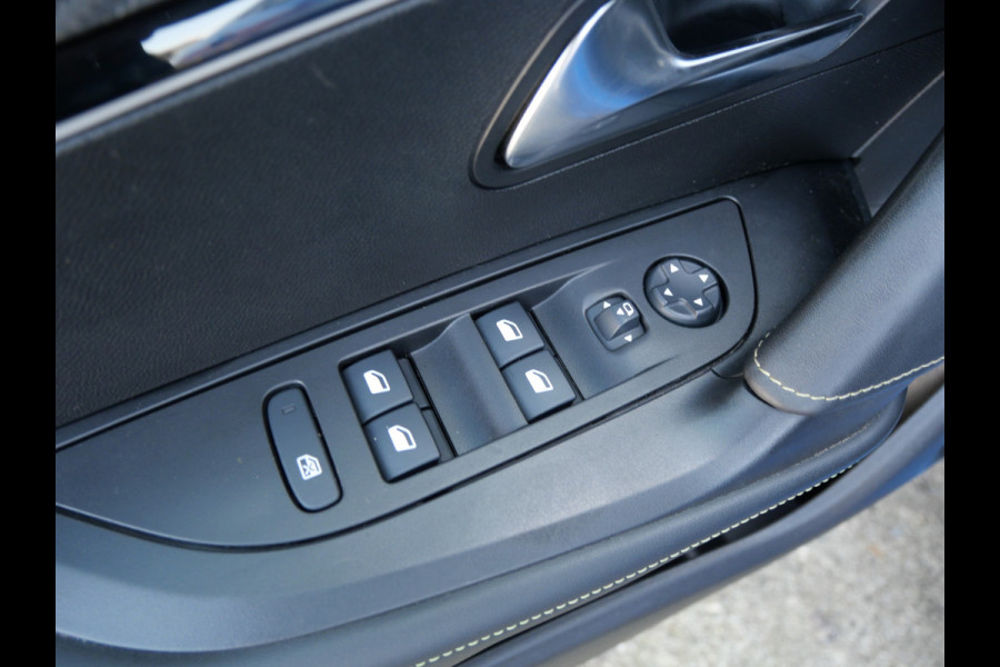 Peugeot e-2008 EV GT-PACK 50 kWh | A.C.C | 3D COCKPIT | TREKHAAK | ALCANTARA LEER!!