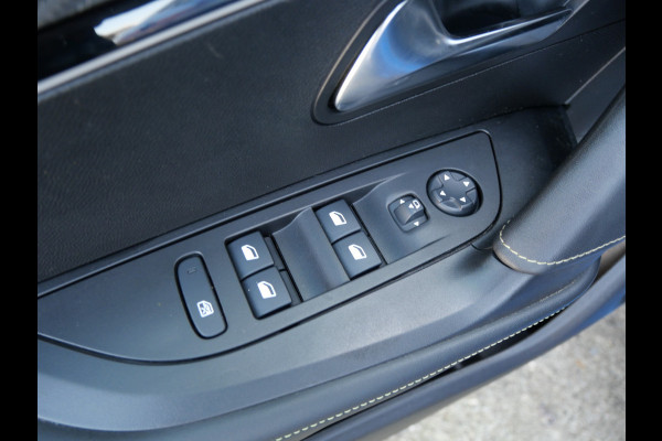 Peugeot e-2008 EV GT-PACK 50 kWh | A.C.C | 3D COCKPIT | TREKHAAK | ALCANTARA LEER!!