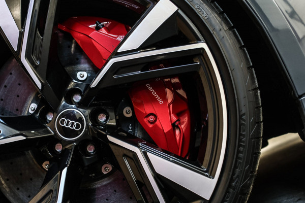 Audi RS6 TFSI Quattro *Keramisch*Carbon*Pano*Indiviual kleur*B&O*