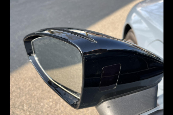 Audi e-tron GT RS 93 kWh 598PK! | SOH 89% | KEMORAGRIJS| STOELVERWARMING| ACHTERBANK VERWARMD| BANG & OLUFSEN| MATRIX LASER | DODE HOEK| PANORAMADAK| 360 CAMERA| HEAD-UP DISPLAY | NACHTZICHT ASSISTENT