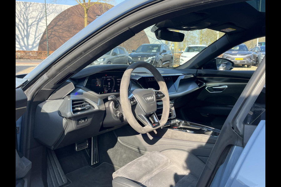 Audi e-tron GT RS 93 kWh 598PK! | SOH 89% | KEMORAGRIJS| STOELVERWARMING| ACHTERBANK VERWARMD| BANG & OLUFSEN| MATRIX LASER | DODE HOEK| PANORAMADAK| 360 CAMERA| HEAD-UP DISPLAY | NACHTZICHT ASSISTENT