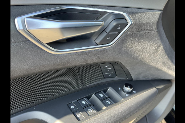 Audi e-tron GT RS 93 kWh 598PK! | SOH 89% | KEMORAGRIJS| STOELVERWARMING| ACHTERBANK VERWARMD| BANG & OLUFSEN| MATRIX LASER | DODE HOEK| PANORAMADAK| 360 CAMERA| HEAD-UP DISPLAY | NACHTZICHT ASSISTENT