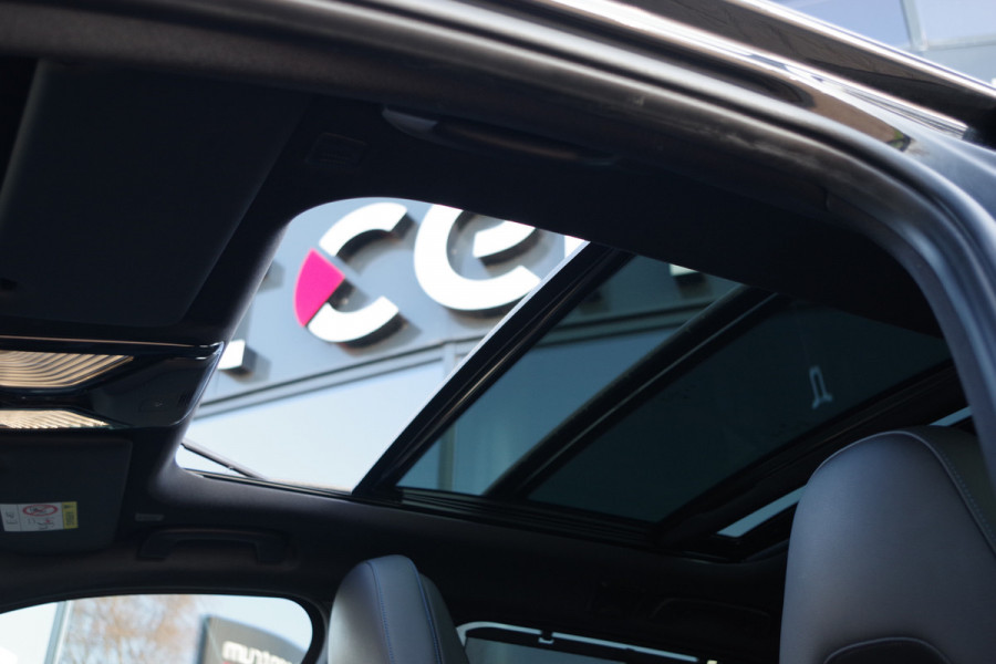 BMW 3 Serie Touring 330e 293 PK xDrive M-Sport Pro PHEV, Panoramadak, Kuipstoelen, Head-Up, Memory, Adap. Cruise Control